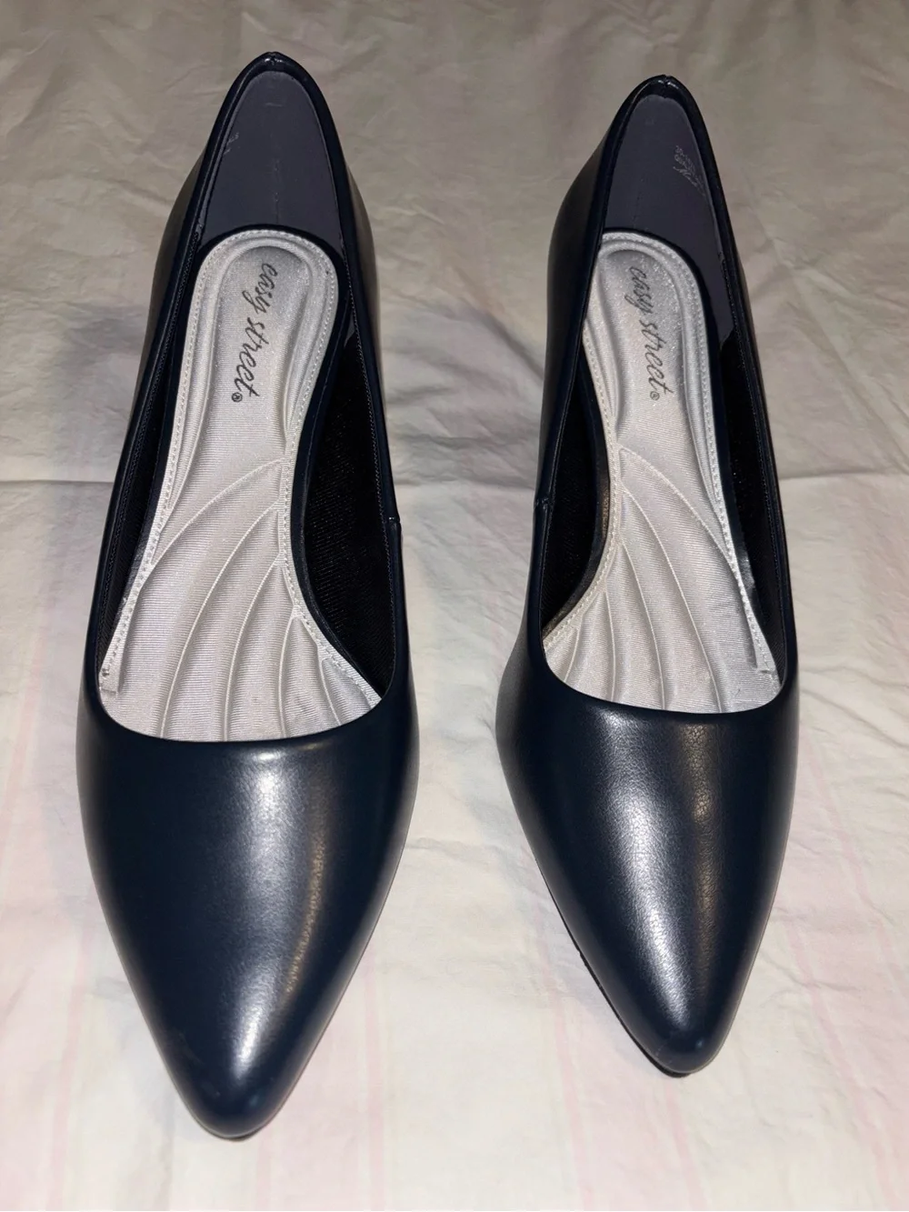 Easy Street Pointe Dress Pumps Pointed Toe Kitten Heel in Navy Sz 11wide NIB